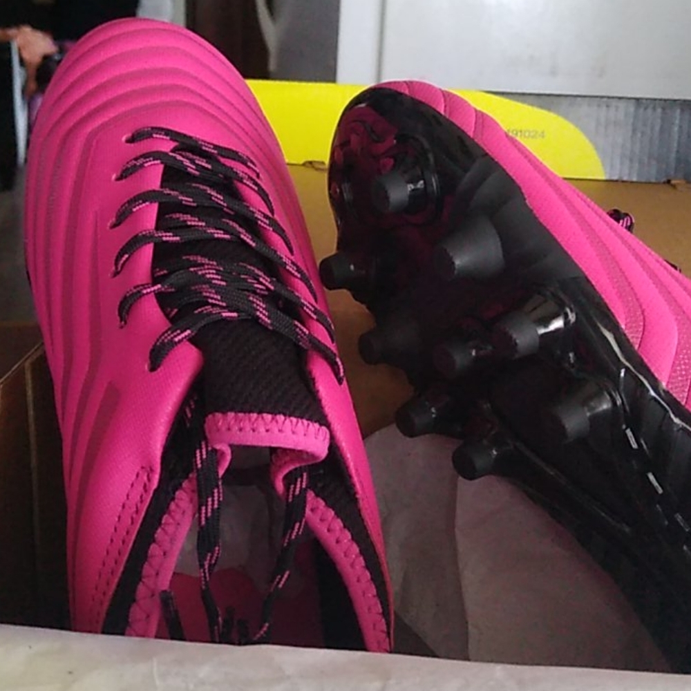 Brava soccer shoes